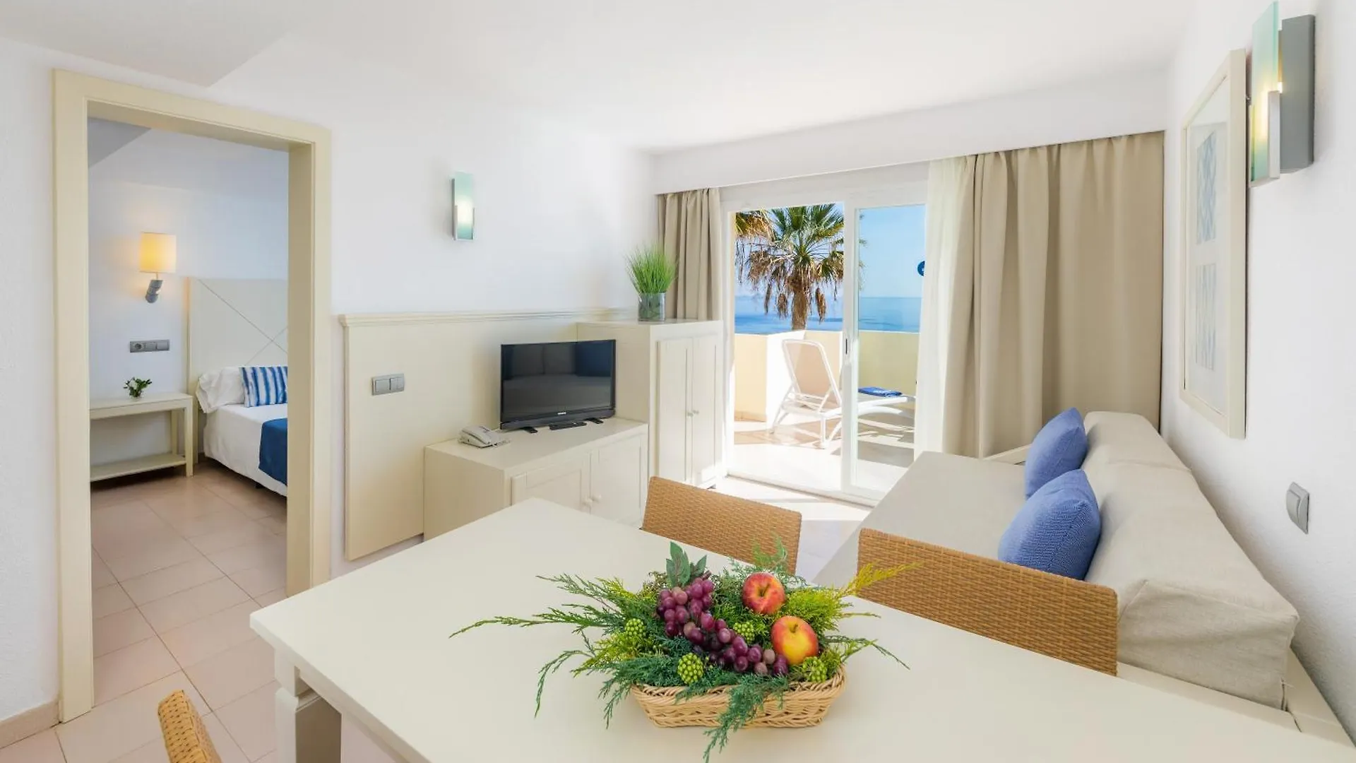 Blau Punta Reina Hotel Cala Mandia